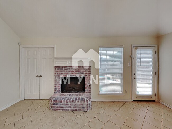 Foto del edificio - 1257 Christopher Ln