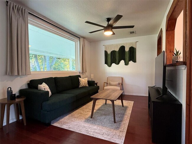 Foto del edificio - 505 E 4th St