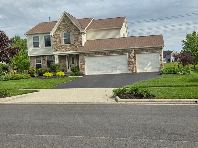Front 2 - 2771 Abbey Knoll Dr