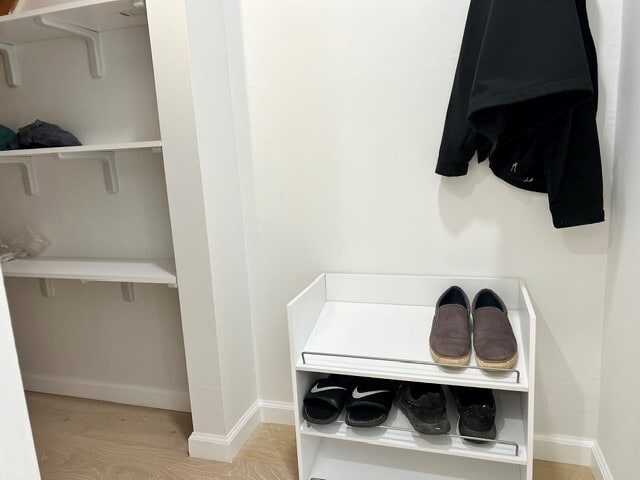 Building Photo - 10 Hillside Ave
