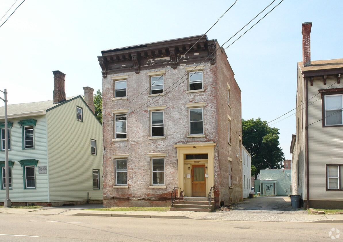 Foto del edificio - 304 Mill St