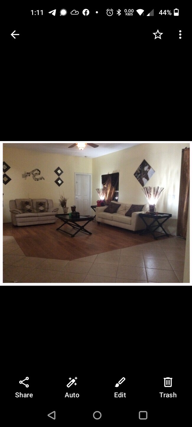 Foto del edificio - 2443 Comet Ln