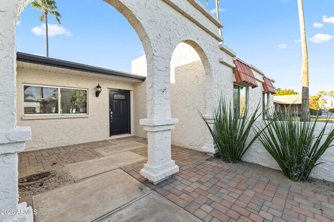 Building Photo - 5245 E Acoma Dr