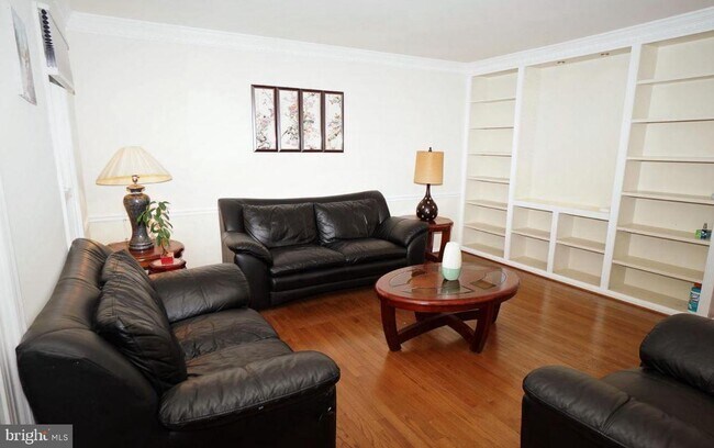 Building Photo - 10729 Rippon Lodge Dr