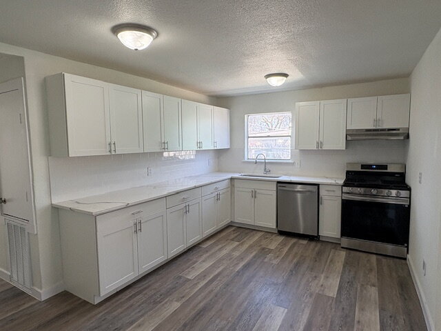 Foto del edificio - Fully Renovated 5BR with Rare Gated Backyard Parking - Move-In Ready