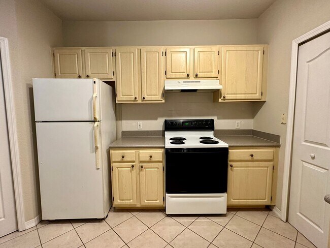 Foto del edificio - Spacious 2BR/2BA Visconti Condo Located on...