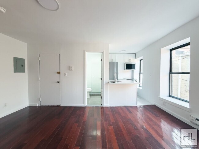 Foto del edificio - FULTON STREET / Available Now – No Fee! Sp...