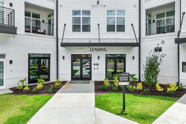 Building Photo - The Taylor