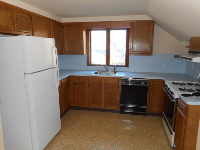 Large Eat in Kitchen - 107 Garside Ave