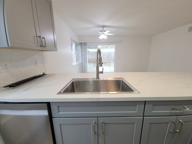 Foto del edificio - 8287 Lapiz Drive