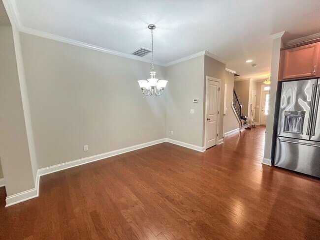 Foto del edificio - Beautiful 3BD/2.5BA townhome with garage in great Cary community and location!