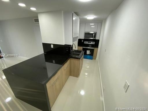 Foto del edificio - 8185 NW 7th St