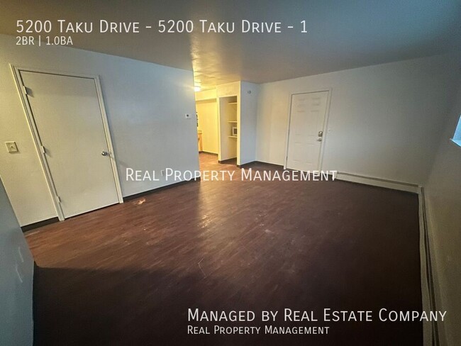 Building Photo - One Bedroom One Bath Apartment Four Minute...