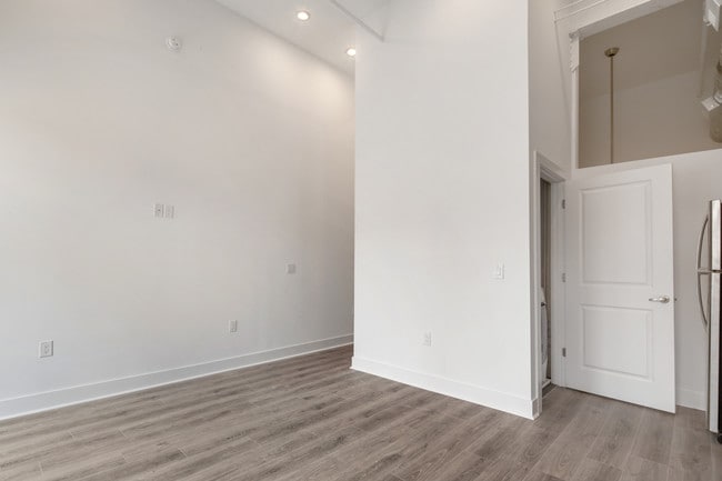 Building Photo - 1705 Jackson St