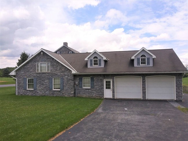 Building Photo - 4 br, 2.5 bath House - 2113 KILMER RD
