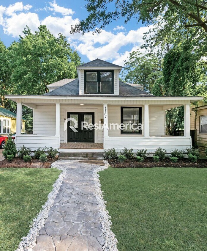 Primary Photo - Newly Renovated 4/2 in Midtown!