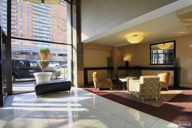 Foto del edificio - 150 Overlook Ave