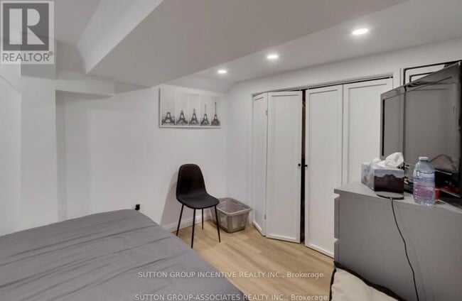 Building Photo - 97 Hatherley Rd