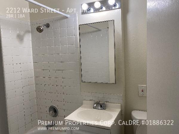 Building Photo - 2212 Ward St