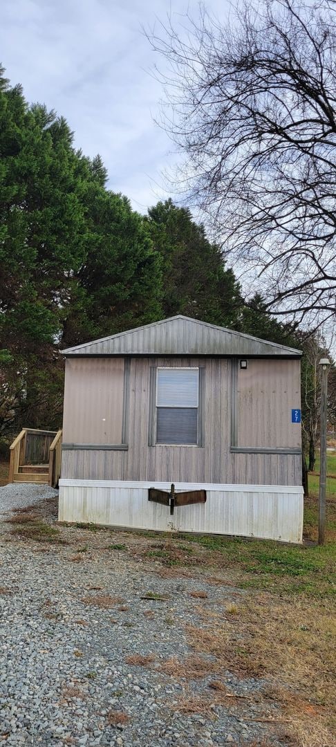 Building Photo - 649 Trollingwood Hawfields Rd