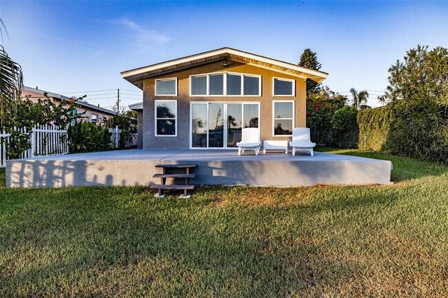 Building Photo - 4506 Floramar Terrace