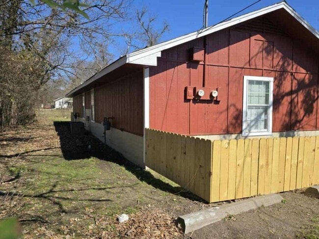 Building Photo - 610 Harrison St