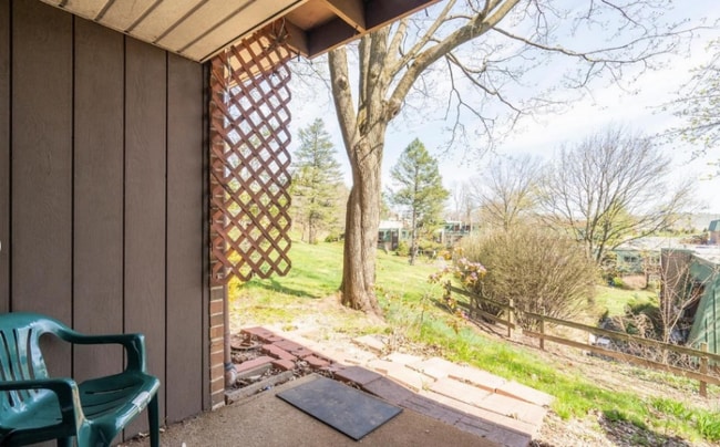 Building Photo - 707 Meadowview Ln