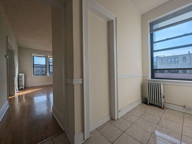 Building Photo - 2715 N Milwaukee Ave