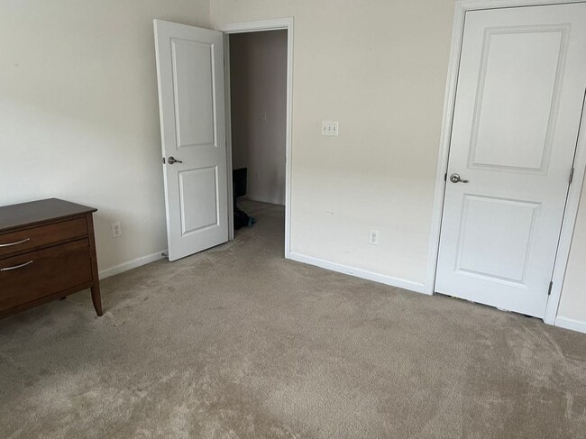 Building Photo - 42115 Piebald Square