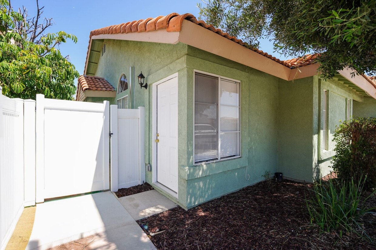 Photo - 26074 Bay Avenue