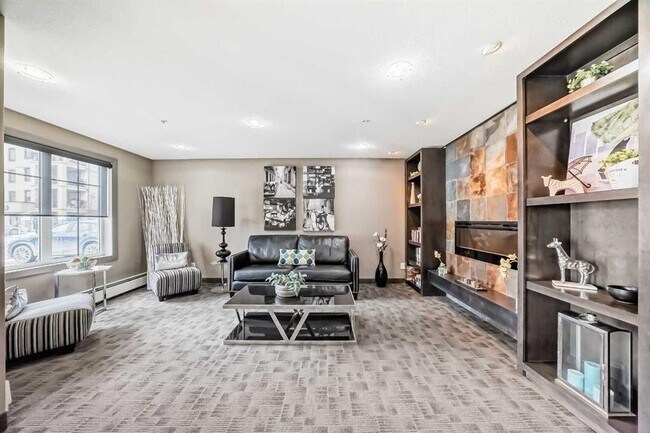 Photo du bâtiment - 310-2310 Mckenzie Towne Gate S E