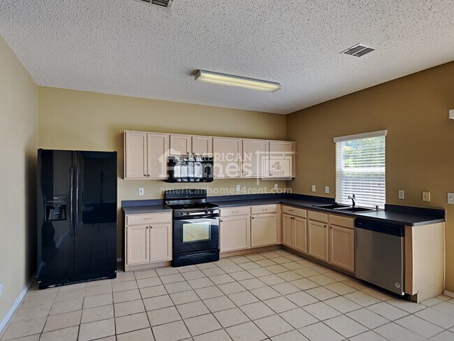 Building Photo - 904 Gillon Drive