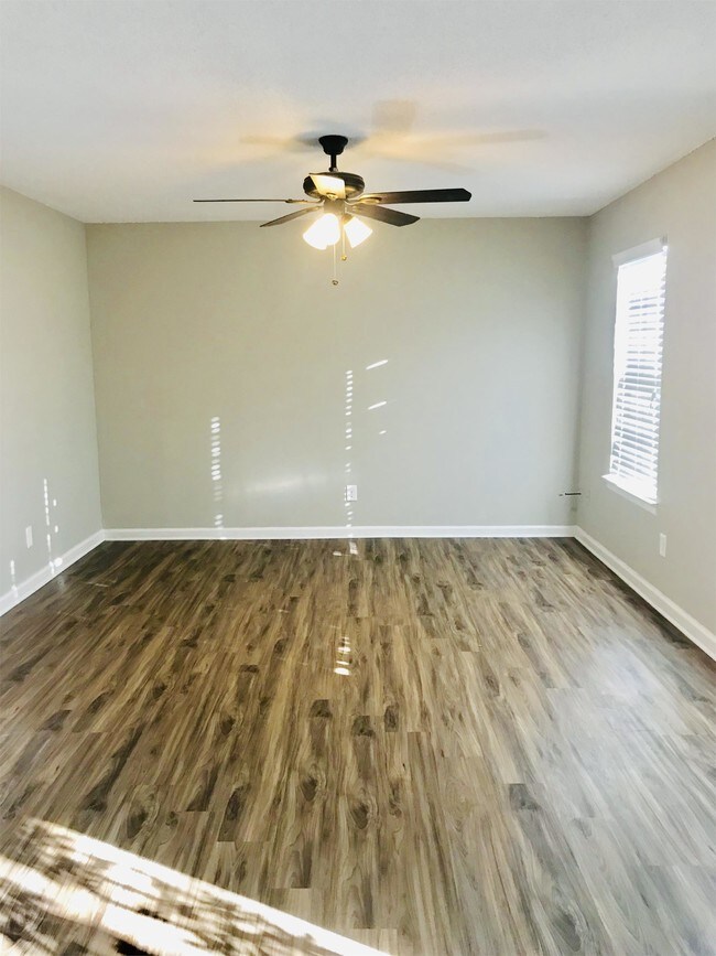 Building Photo - 7505 Bavarian Dr