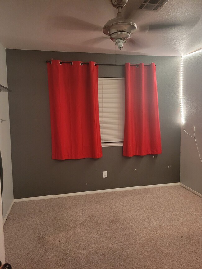 Dormitorio 2 10x11 - 3114 E Oquendo Rd