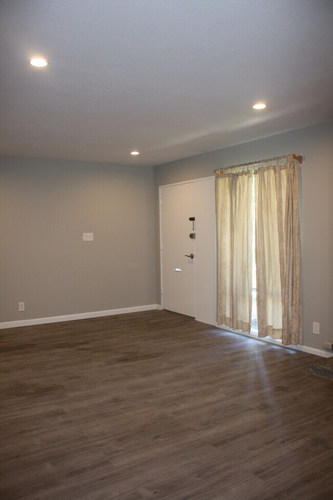Living Room - 3117 El Sereno