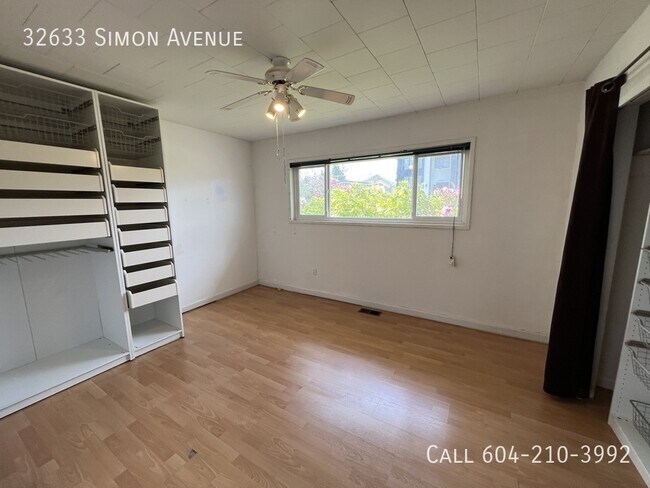 Building Photo - Bright 3 Bedroom Home with Large Shop!