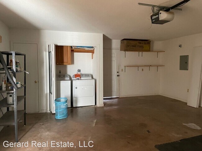 Building Photo - 3 br, 2 bath House - 1118 Seamans Way