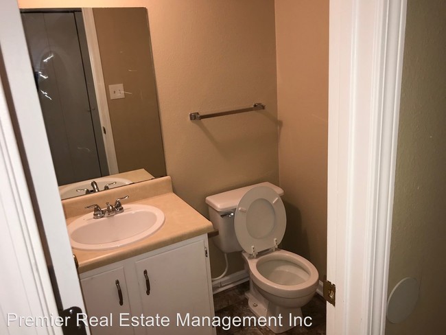 Building Photo - 18905 E Manor Ct
