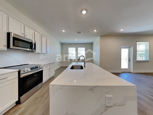 Foto del edificio - 16444 Pine Terrace Street