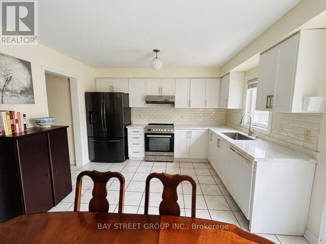 Building Photo - 53 Tara Crescent