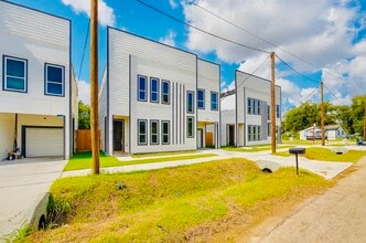 Building Photo - 8132 Penrod St