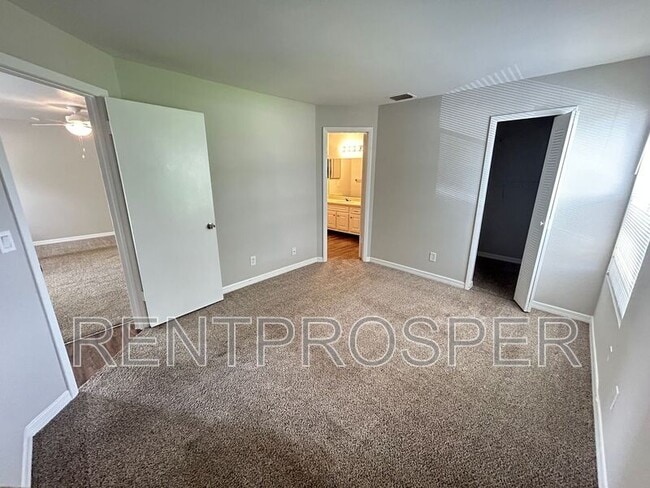 Foto del edificio - 4760 Walden Cir