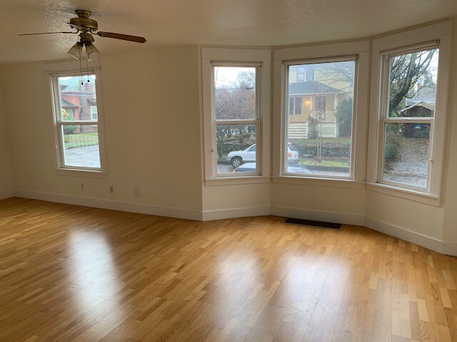 Foto del edificio - 563 N Simpson St