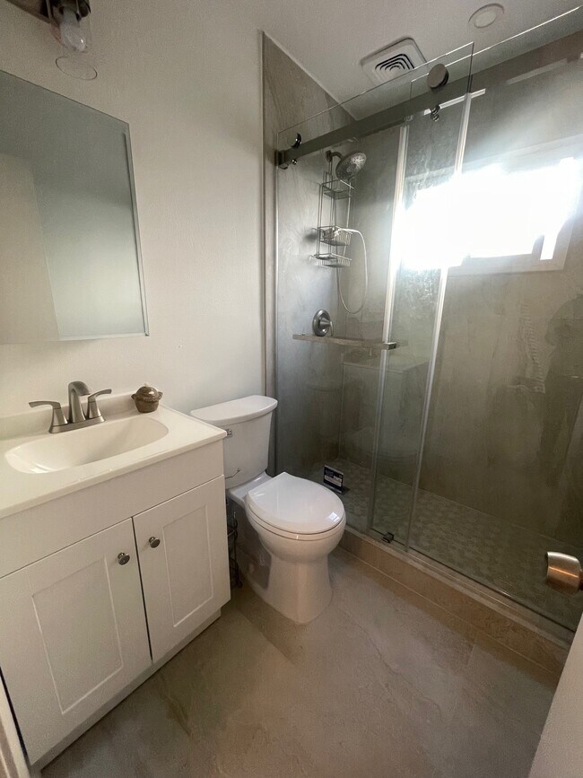 Building Photo - 1307 Aviation Blvd