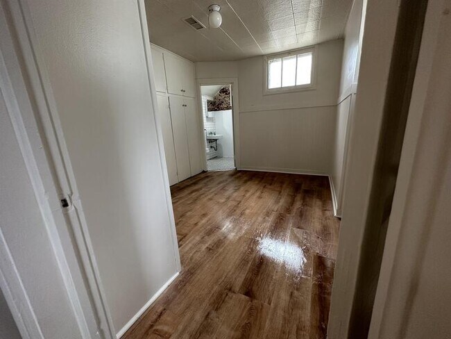 Building Photo - 1329 11th Ave