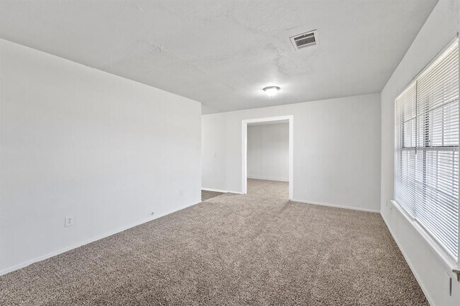 Building Photo - 11031 Lera St