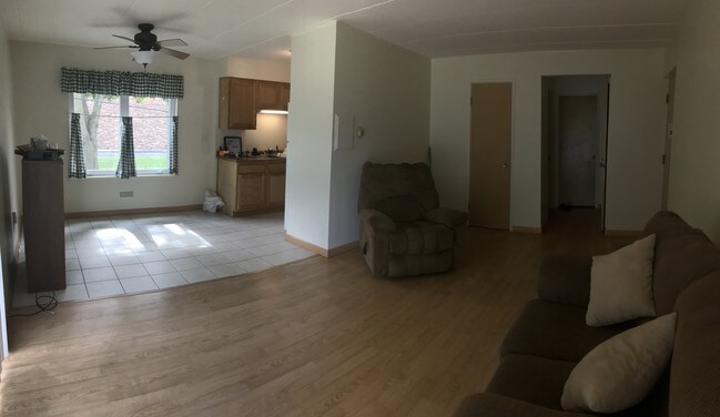 Amplio espacio habitable - 10340 S Komensky Ave