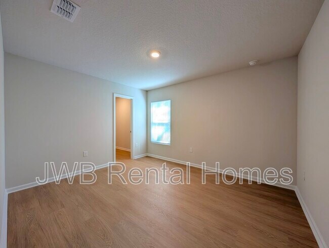 Building Photo - 6009 Dunmire Ave