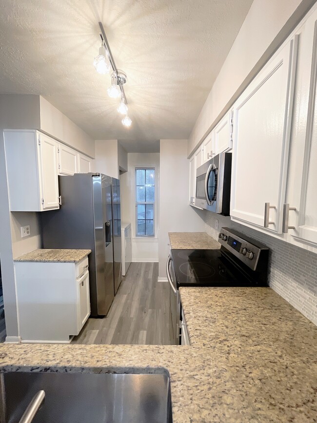 Building Photo - 11345 Regal Square Dr