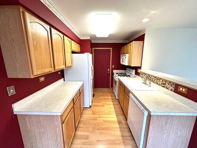 Building Photo - 2338 Foxmoor Ln